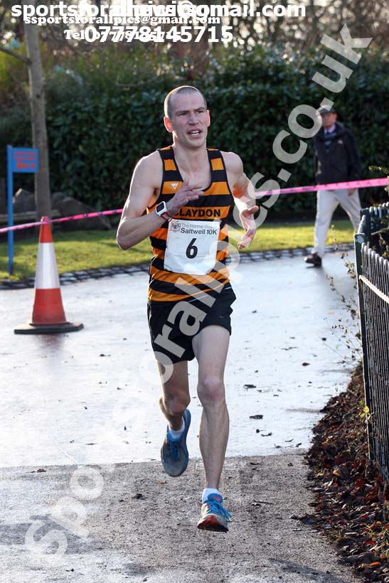 Saltwell Harriers 10k Road Race, Gateshead. Photo:  David T. Hewitson/Sports for All Pics